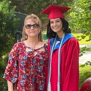 Meet your Posher, Debbie